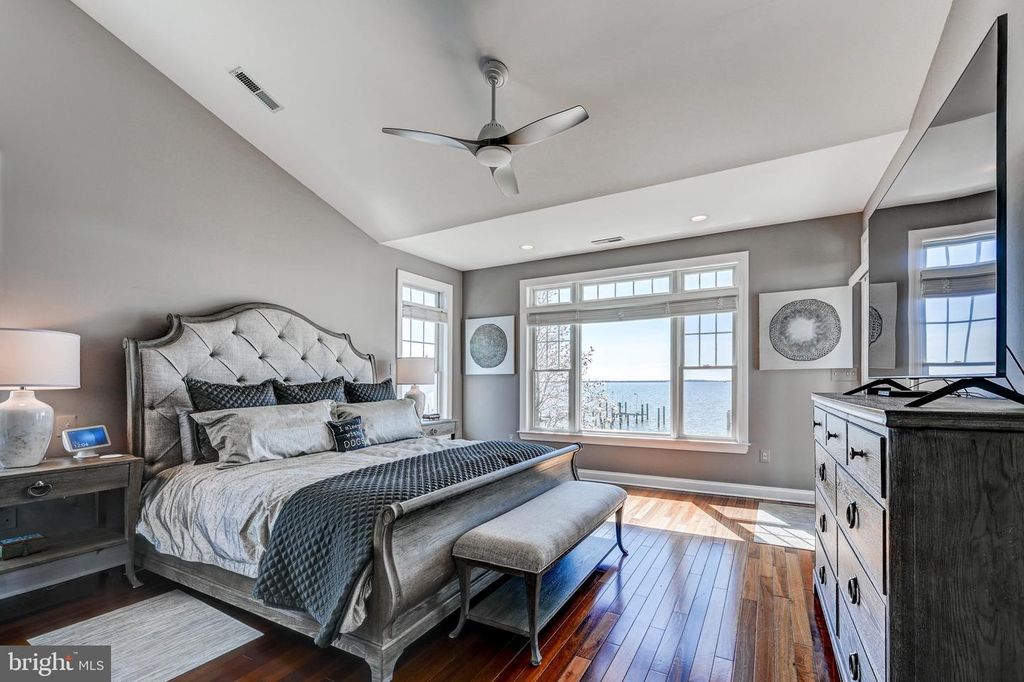 Image 24 of property listing at 3539 BAY DR, Baltimore, MD 21220