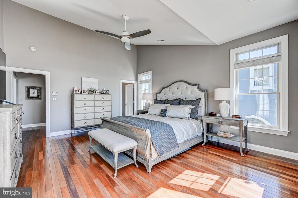 Image 25 of property listing at 3539 BAY DR, Baltimore, MD 21220