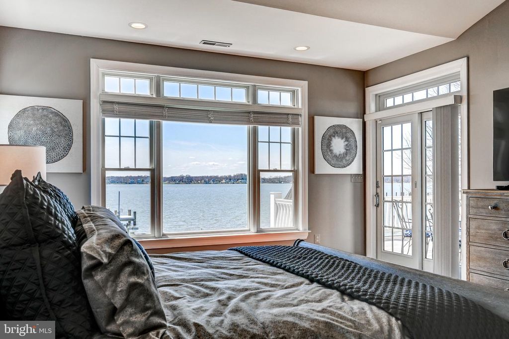 Image 26 of property listing at 3539 BAY DR, Baltimore, MD 21220