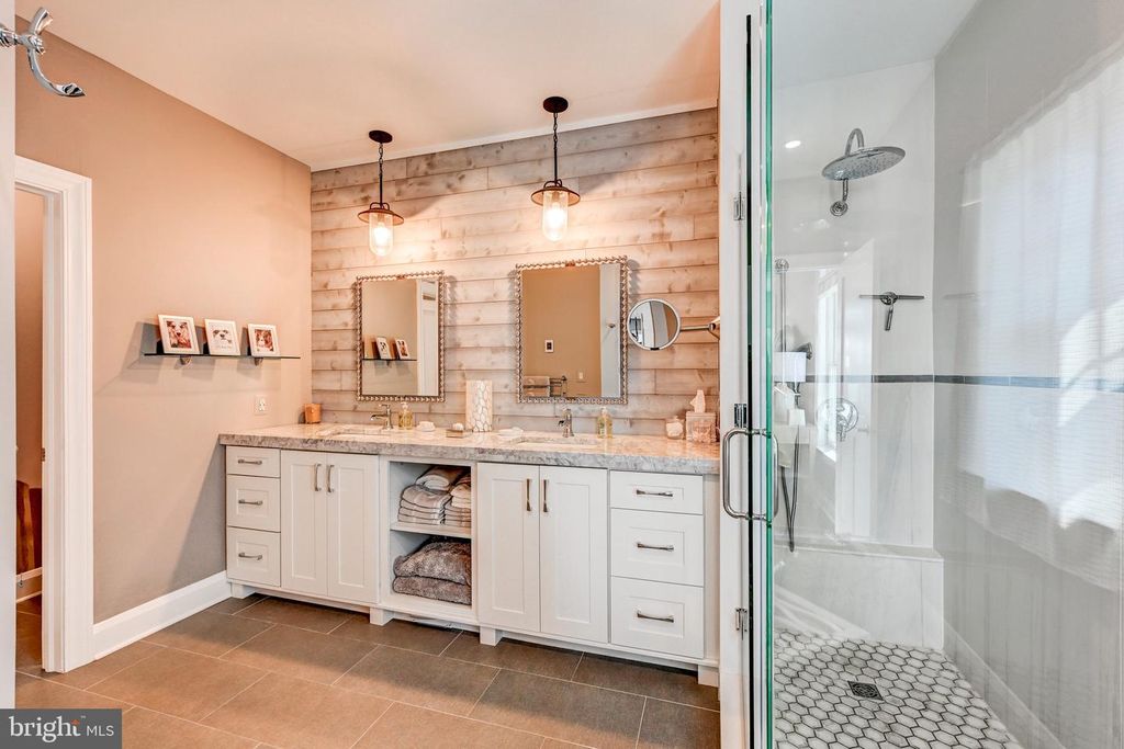 Image 28 of property listing at 3539 BAY DR, Baltimore, MD 21220