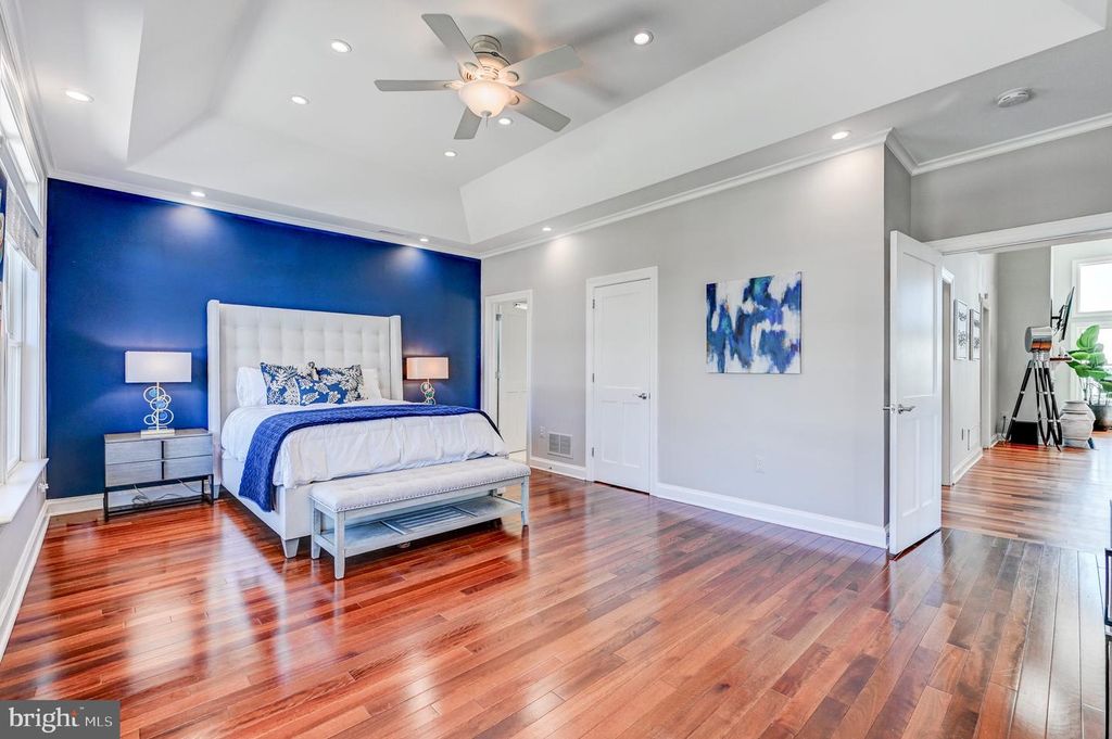 Image 30 of property listing at 3539 BAY DR, Baltimore, MD 21220