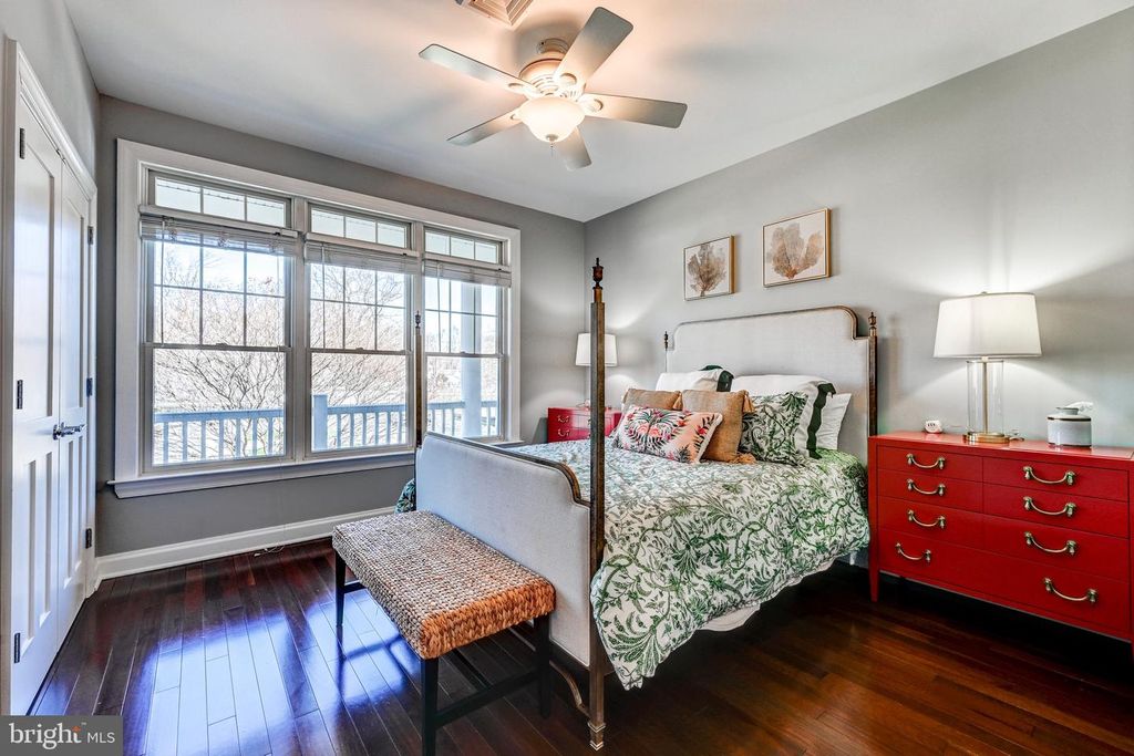 Image 33 of property listing at 3539 BAY DR, Baltimore, MD 21220