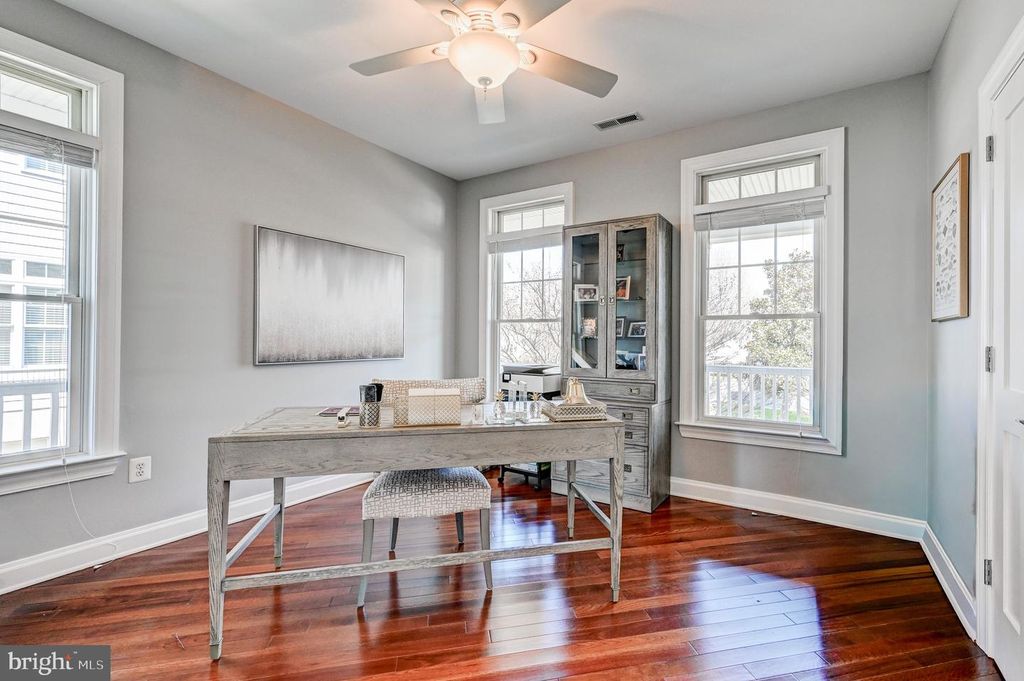 Image 34 of property listing at 3539 BAY DR, Baltimore, MD 21220