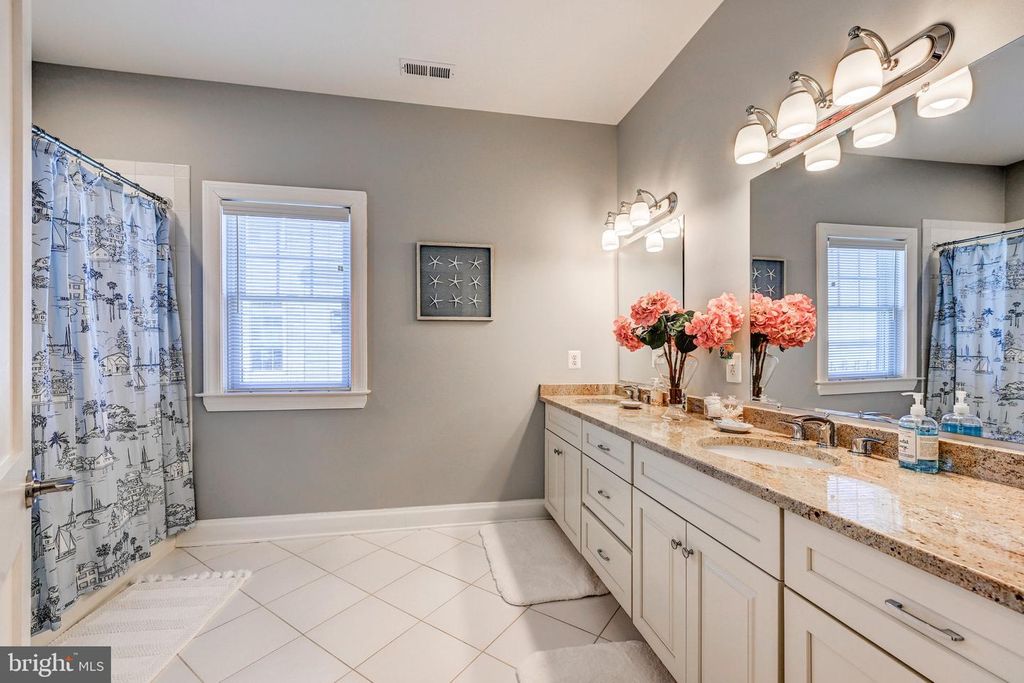 Image 35 of property listing at 3539 BAY DR, Baltimore, MD 21220