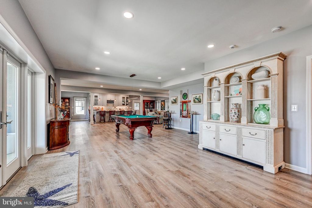 Image 39 of property listing at 3539 BAY DR, Baltimore, MD 21220