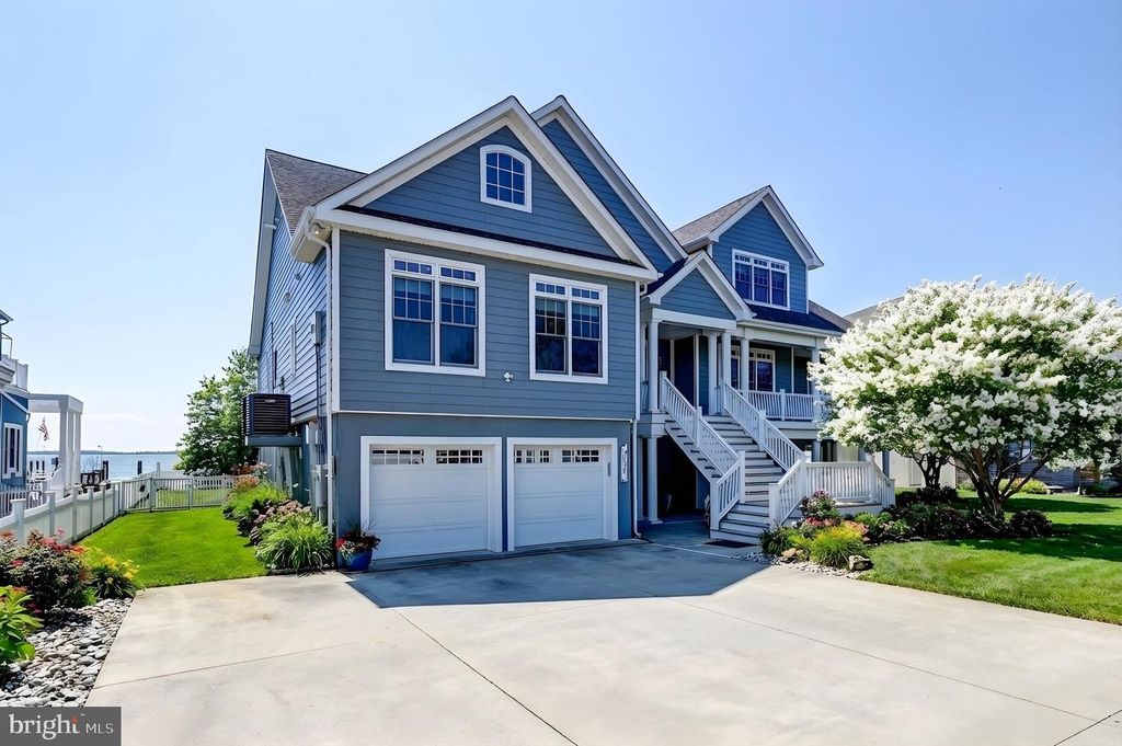 Image 4 of property listing at 3539 BAY DR, Baltimore, MD 21220