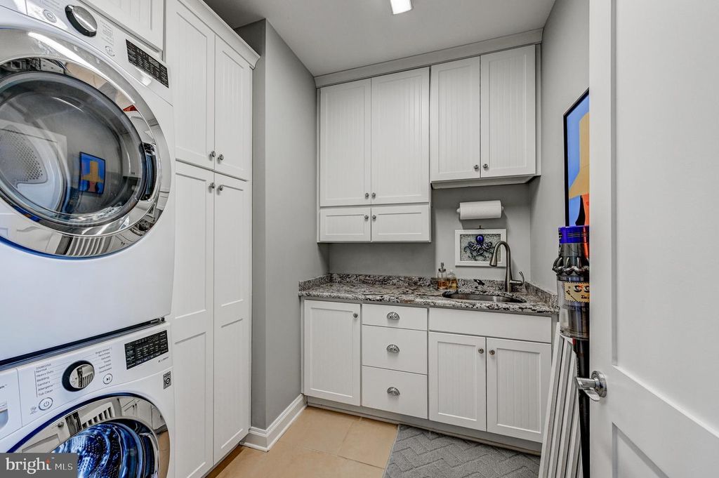 Image 44 of property listing at 3539 BAY DR, Baltimore, MD 21220