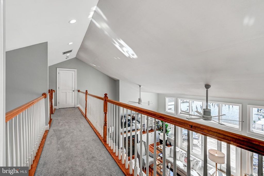 Image 49 of property listing at 3539 BAY DR, Baltimore, MD 21220