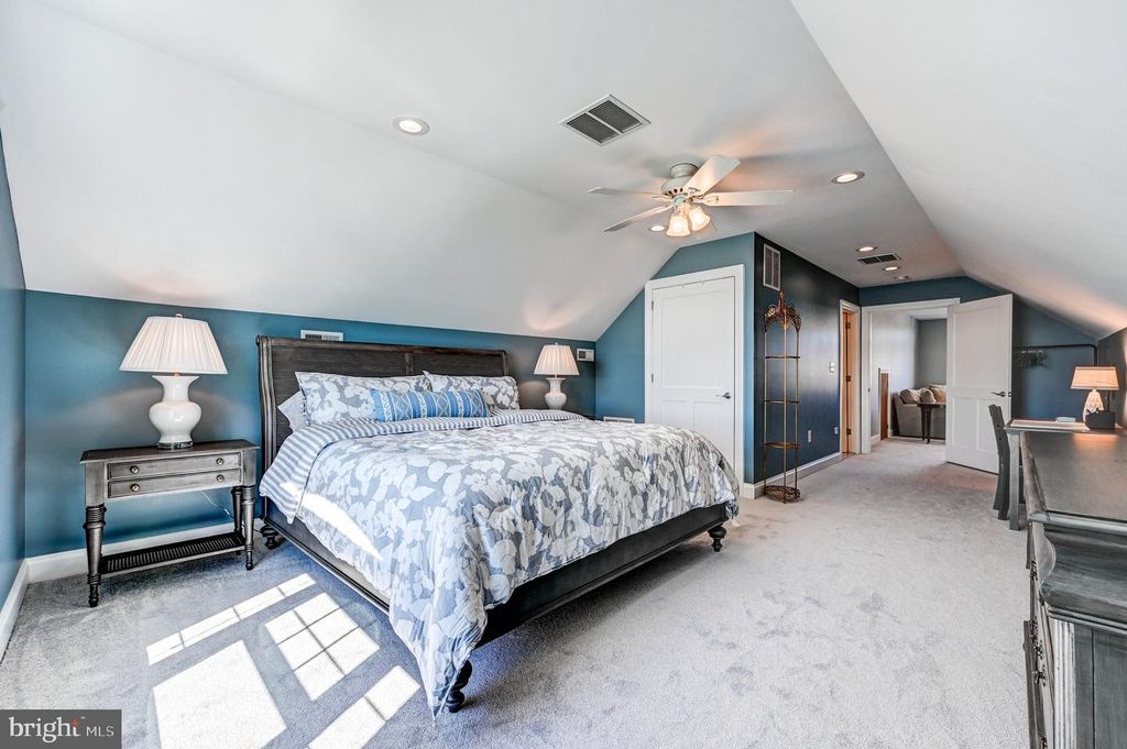 Image 51 of property listing at 3539 BAY DR, Baltimore, MD 21220