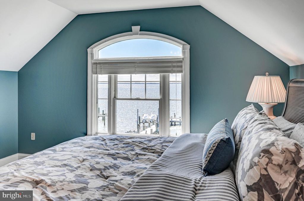 Image 52 of property listing at 3539 BAY DR, Baltimore, MD 21220