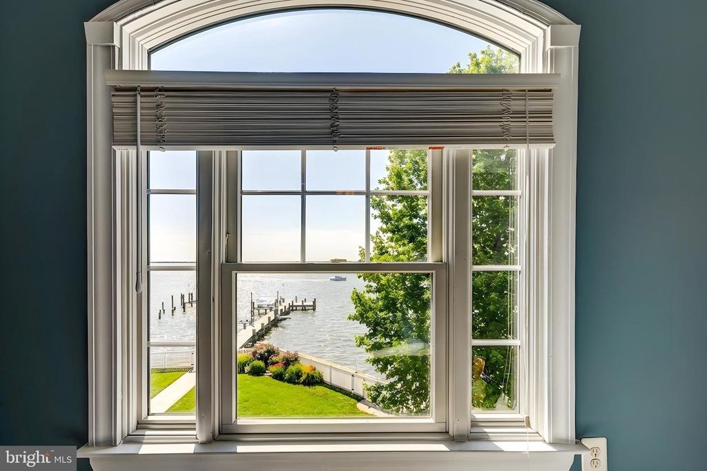 Image 53 of property listing at 3539 BAY DR, Baltimore, MD 21220