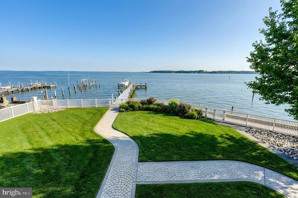 Image 58 of property listing at 3539 BAY DR, Baltimore, MD 21220