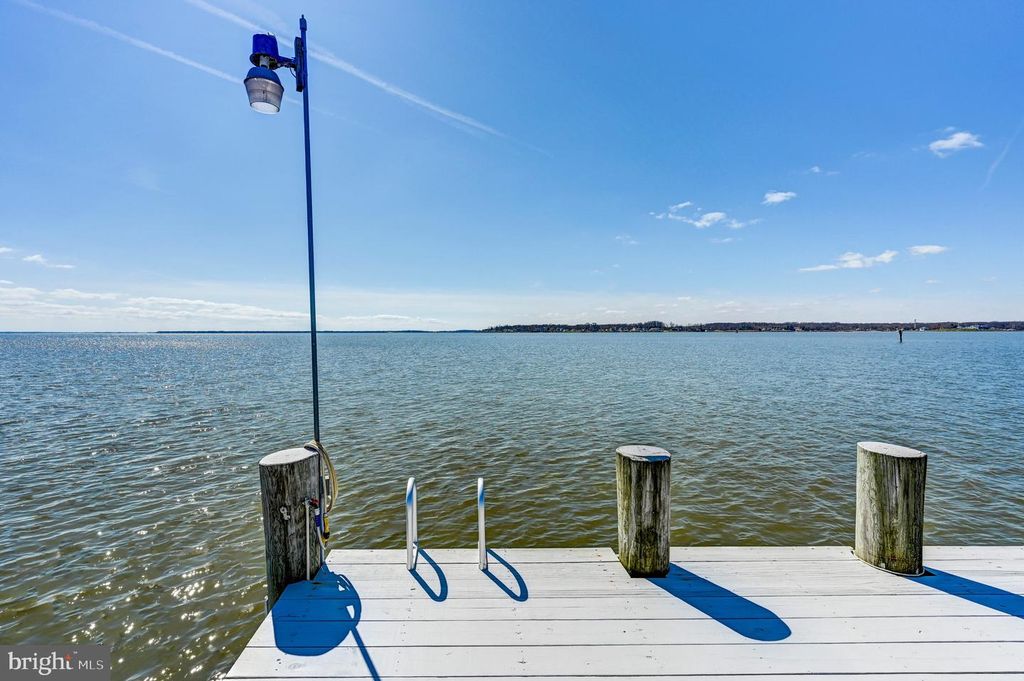 Image 66 of property listing at 3539 BAY DR, Baltimore, MD 21220