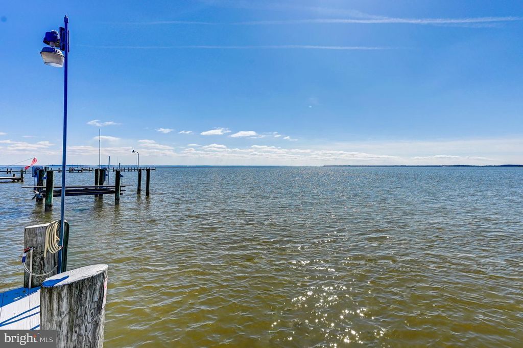 Image 68 of property listing at 3539 BAY DR, Baltimore, MD 21220