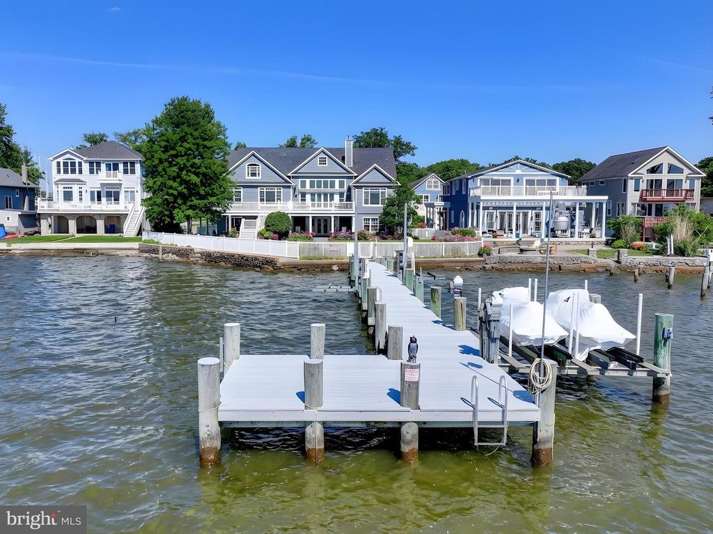 Image 69 of property listing at 3539 BAY DR, Baltimore, MD 21220