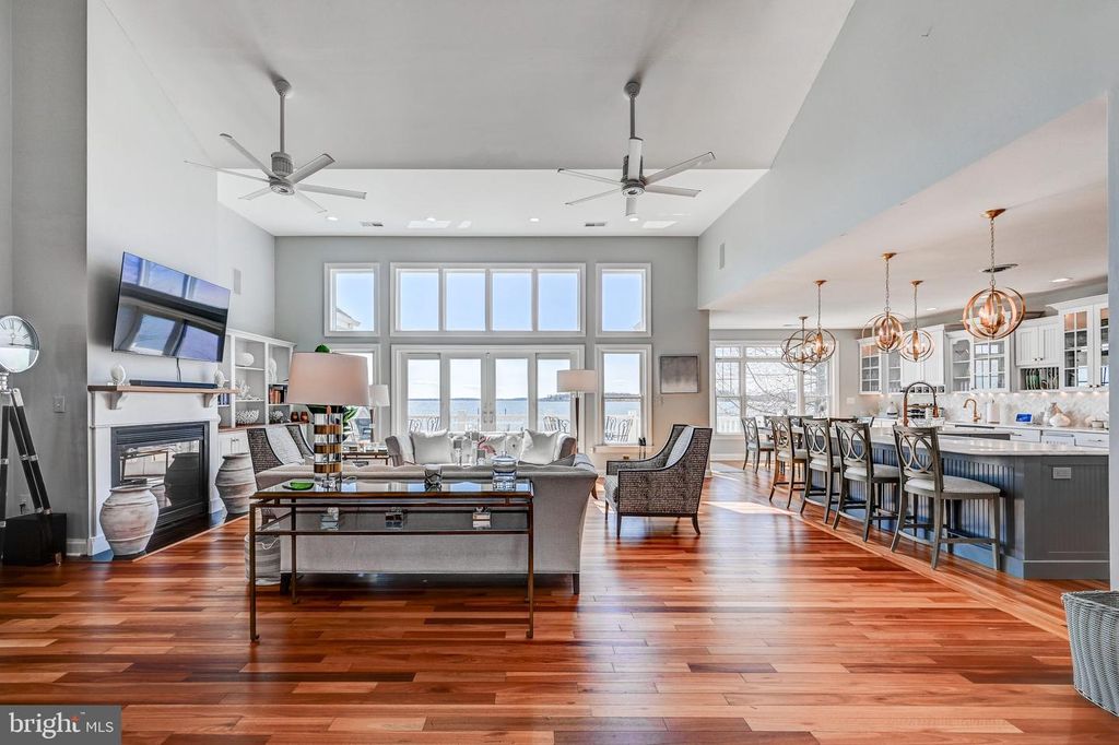 Image 7 of property listing at 3539 BAY DR, Baltimore, MD 21220