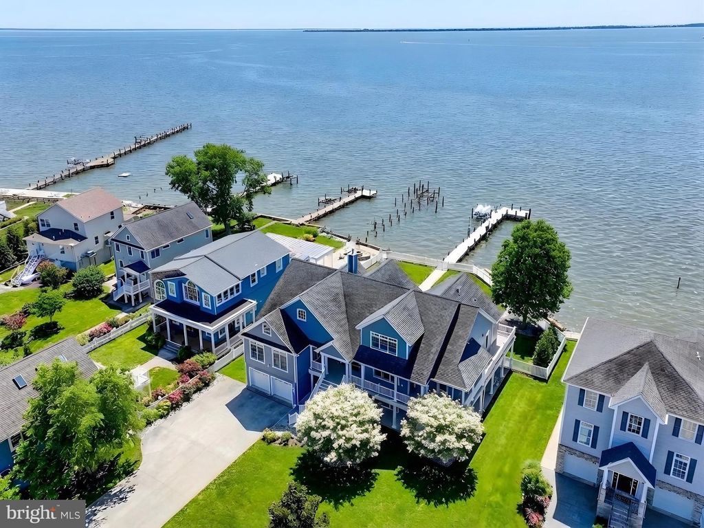 Image 72 of property listing at 3539 BAY DR, Baltimore, MD 21220