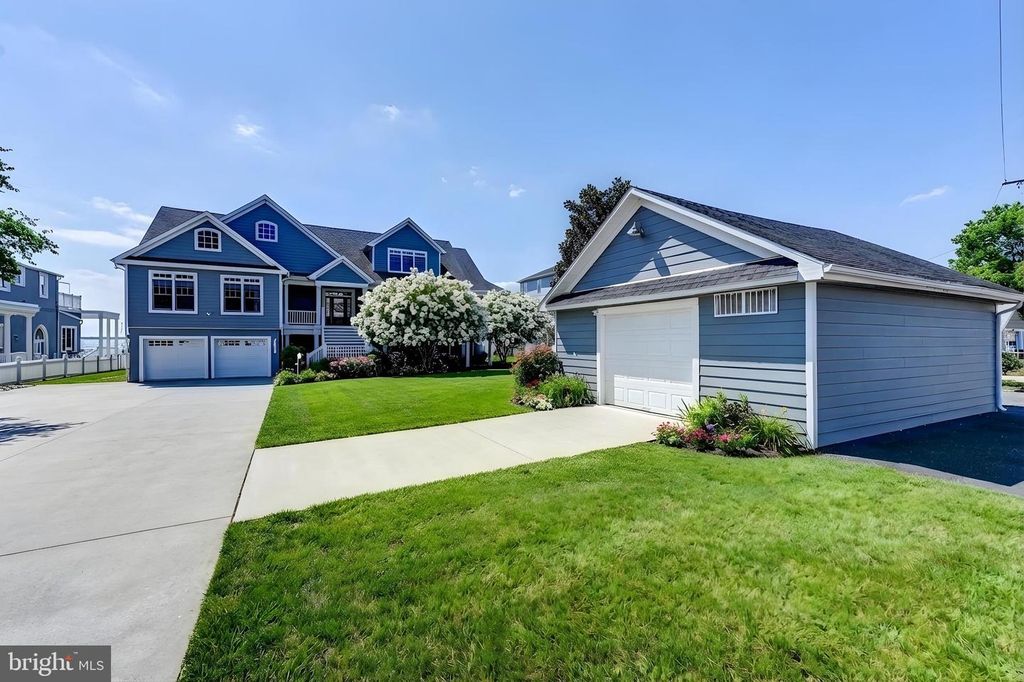 Image 73 of property listing at 3539 BAY DR, Baltimore, MD 21220