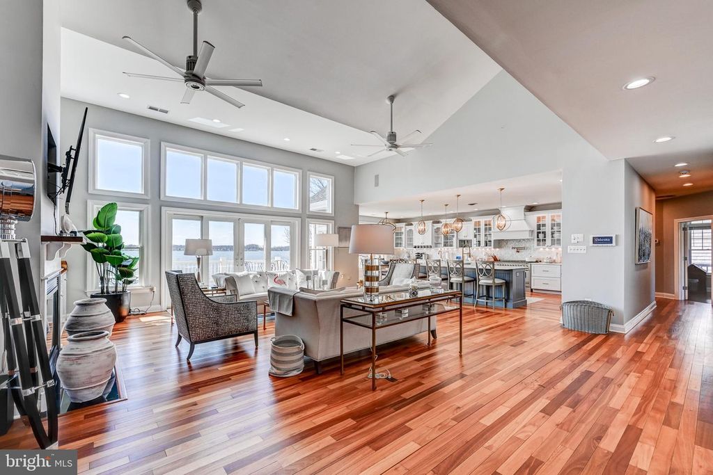 Image 8 of property listing at 3539 BAY DR, Baltimore, MD 21220