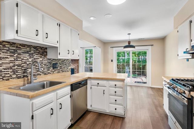 12 FAIRWAY COURT, Marlton, NJ 08053