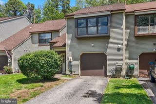 12 FAIRWAY COURT, Marlton, NJ 08053