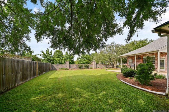 841 Troutbeck Dr, Baton Rouge, LA 70810