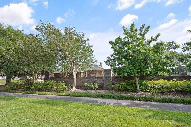 841 Troutbeck Dr, Baton Rouge, LA 70810
