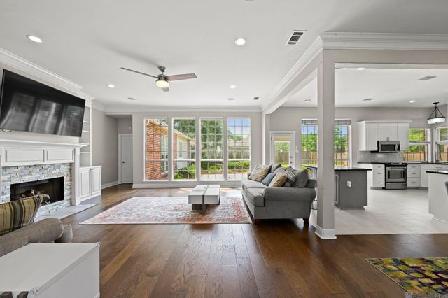 841 Troutbeck Dr, Baton Rouge, LA 70810