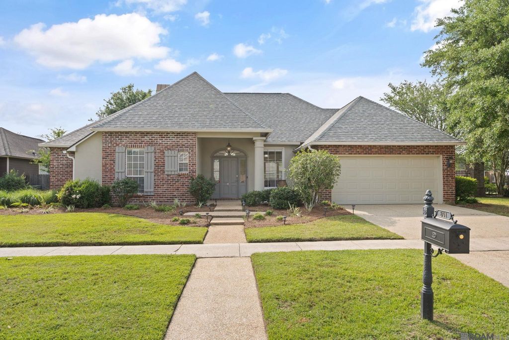 841 Troutbeck Dr, Baton Rouge, LA 70810