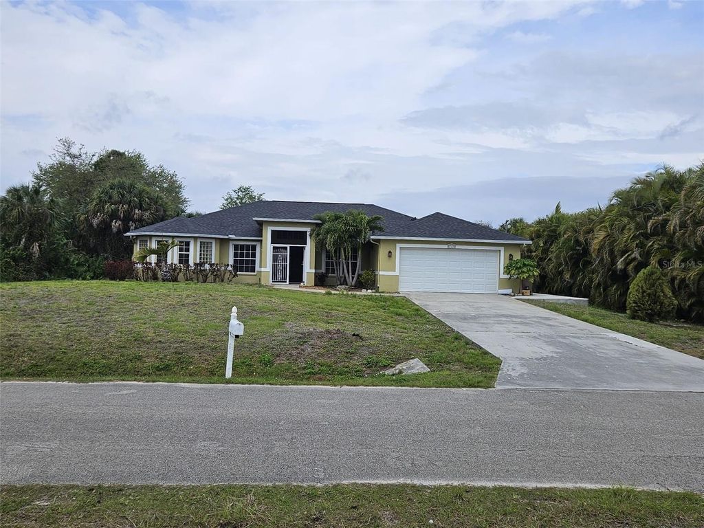 713 PALMETTO, Lehigh Acres, FL 33972