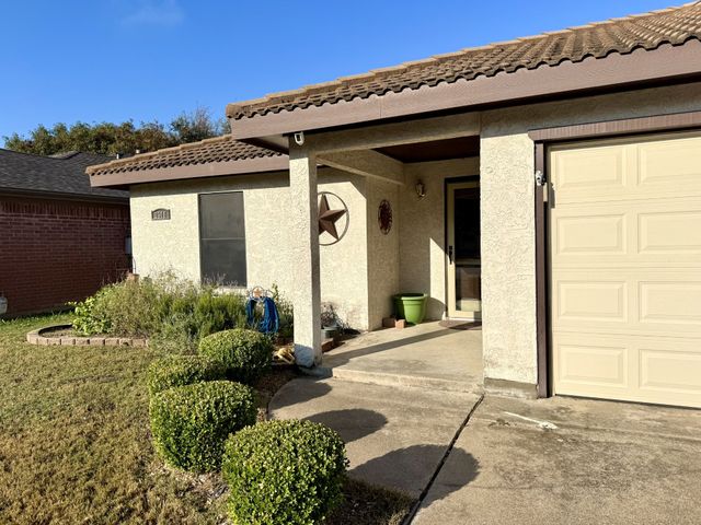 2308 Sundrop Court, Fort Worth, TX 76108