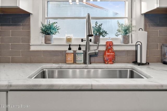 255 Webbmont Cir, Shelbyville, KY 40065