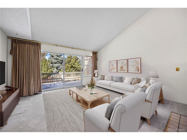 8233 S High Ct, Centennial, CO 80122