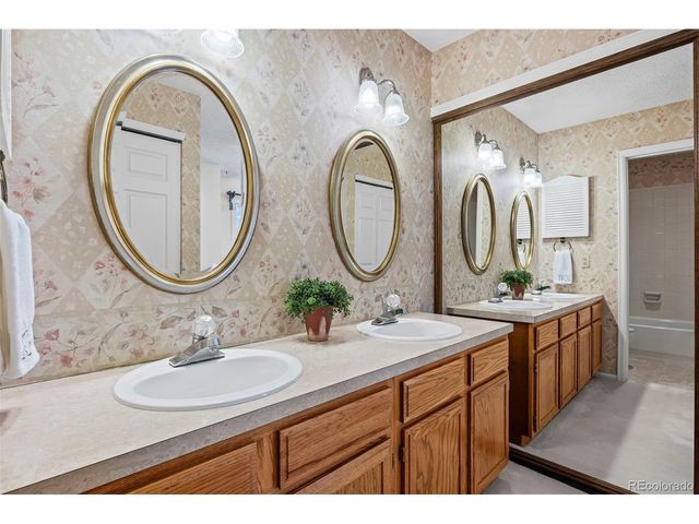 8233 S High Ct, Centennial, CO 80122