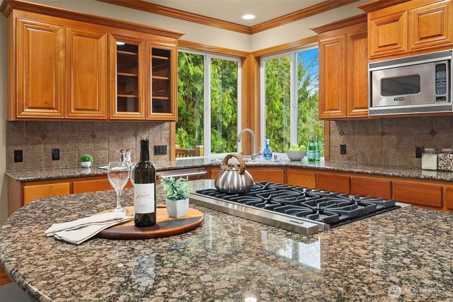 11868 174th Place NE, Redmond, WA 98052