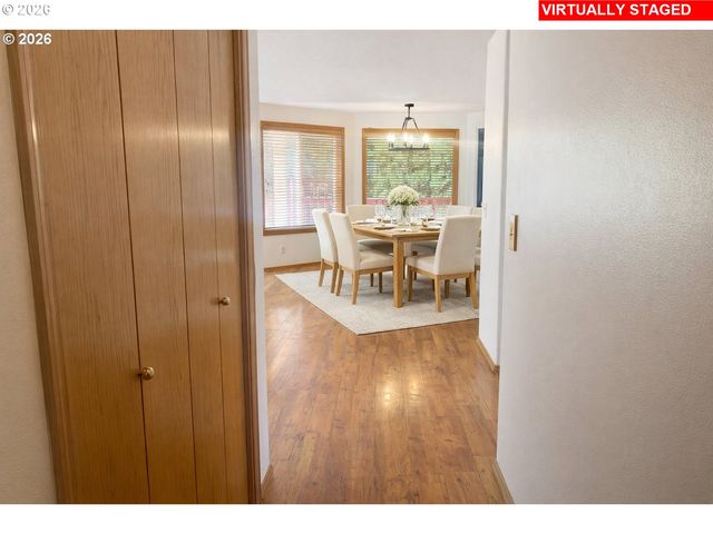 1241 E SOUTHVIEW HEIGHTS Dr, La Center, WA 98629