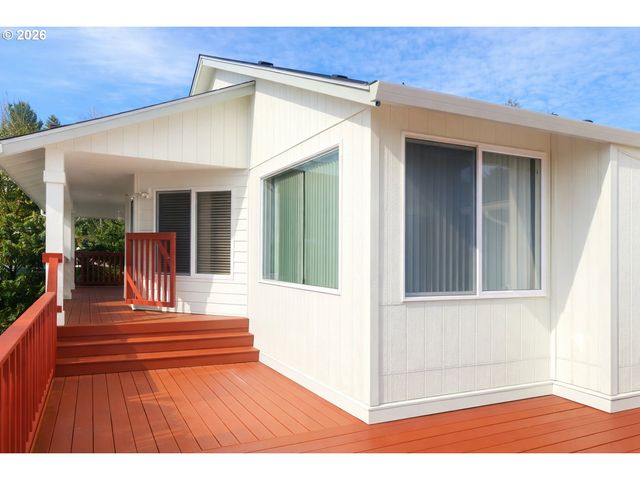 1241 E SOUTHVIEW HEIGHTS Dr, La Center, WA 98629