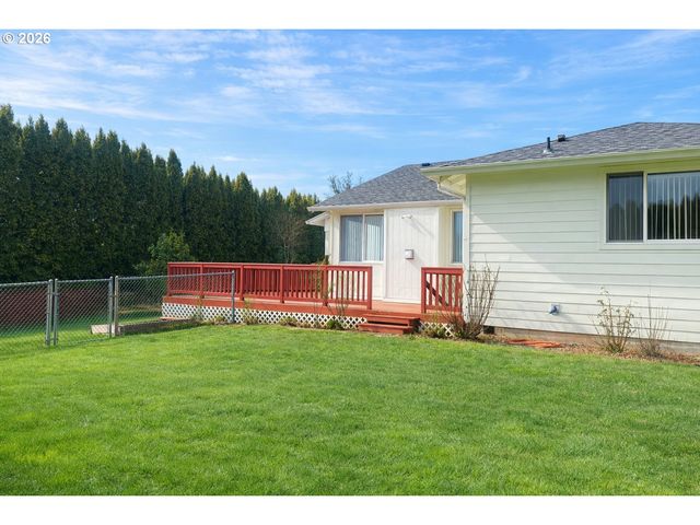 1241 E SOUTHVIEW HEIGHTS Dr, La Center, WA 98629