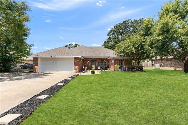 425 Legendary Lane, Gun Barrel City, TX 75156