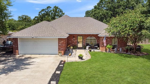 425 Legendary Lane, Gun Barrel City, TX 75156
