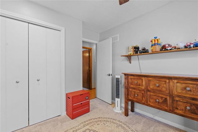 501 Sharon Drive, Liberty, MO 64068