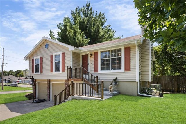 501 Sharon Drive, Liberty, MO 64068