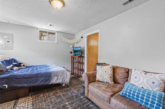 501 Sharon Drive, Liberty, MO 64068