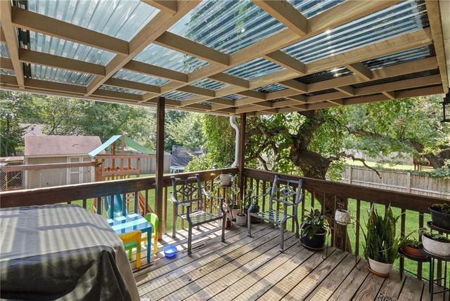 501 Sharon Drive, Liberty, MO 64068