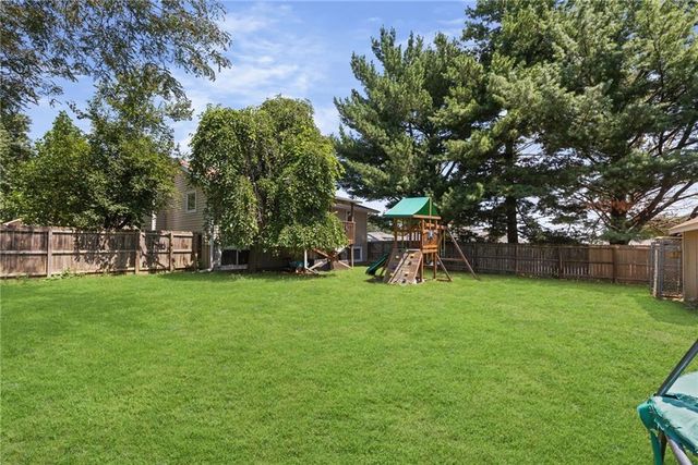 501 Sharon Drive, Liberty, MO 64068