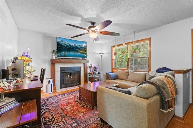 501 Sharon Drive, Liberty, MO 64068
