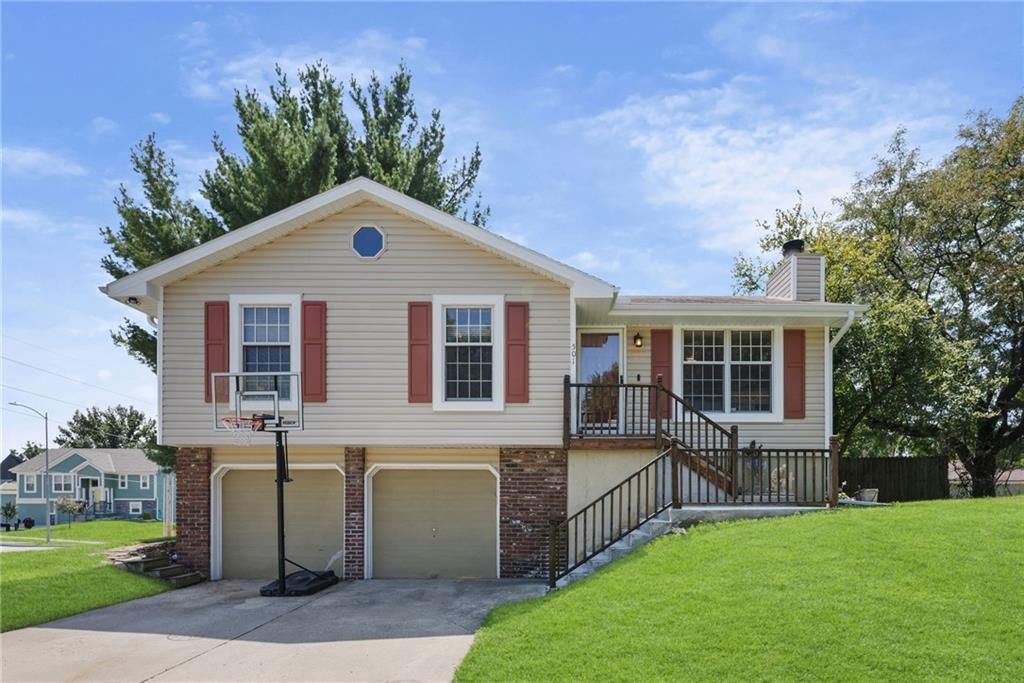 501 Sharon Drive, Liberty, MO 64068