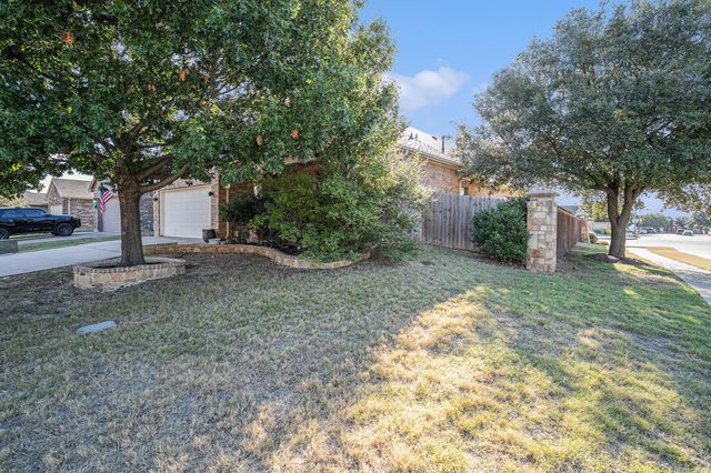 2200 Laurel Forest Drive, Fort Worth, TX 76177