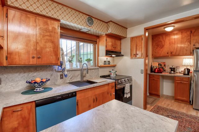 2255 Empress St, Sacramento, CA 95815