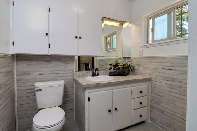 2255 Empress St, Sacramento, CA 95815